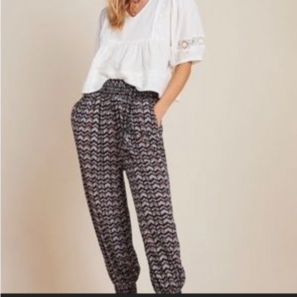 Cozy and comfortable Anthropologie Abstract Jogger Pants, like new!